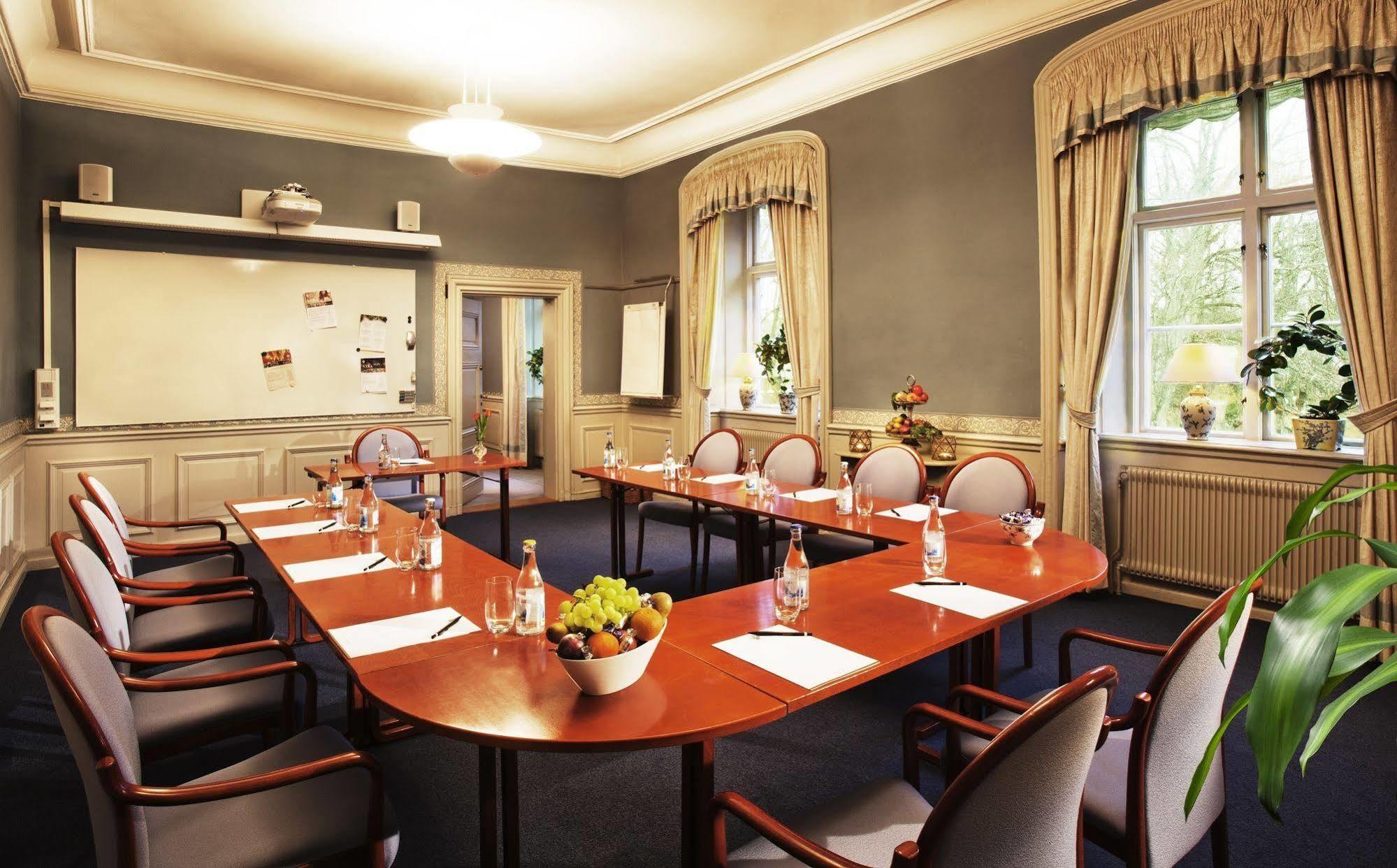 Akeshofs Slott 3*